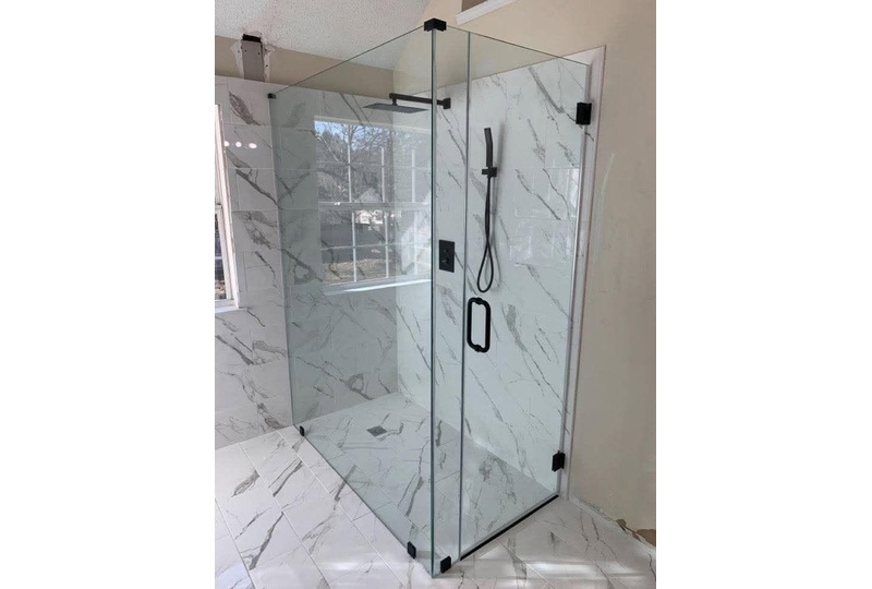 Frameless Shower